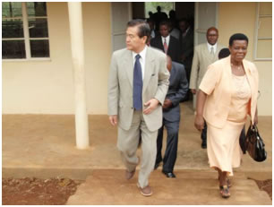 Ambassador inspects the boys dormitory