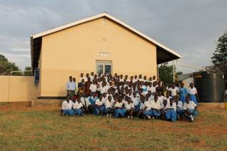 Commemorative photo in front of the new dormitory 