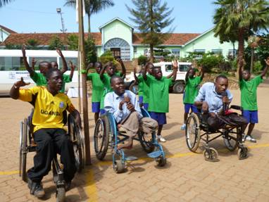 Singing and dance performances of appreciation by the patients