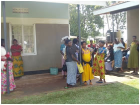 Expectant mothers outside health centre